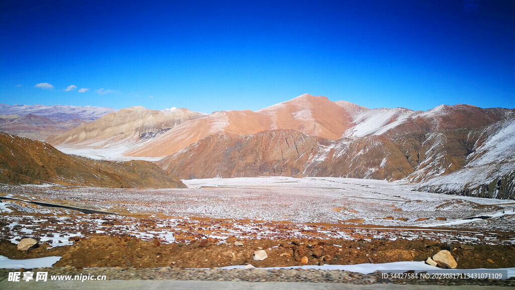 藏区雪山风光