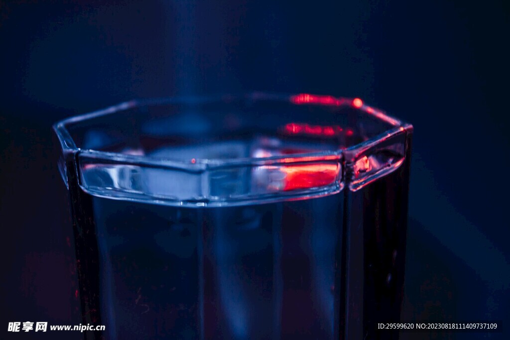 水杯