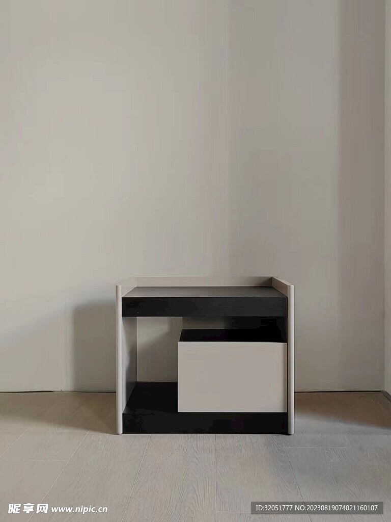 床头柜