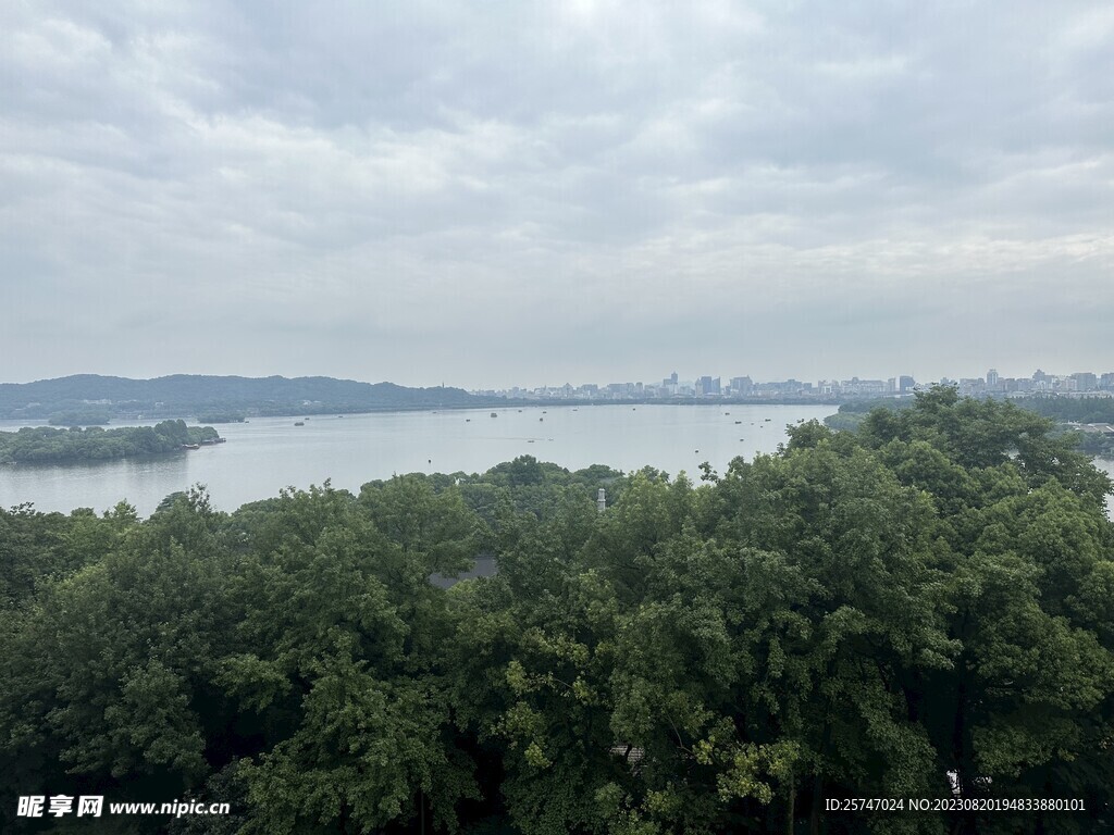 远眺西湖风景