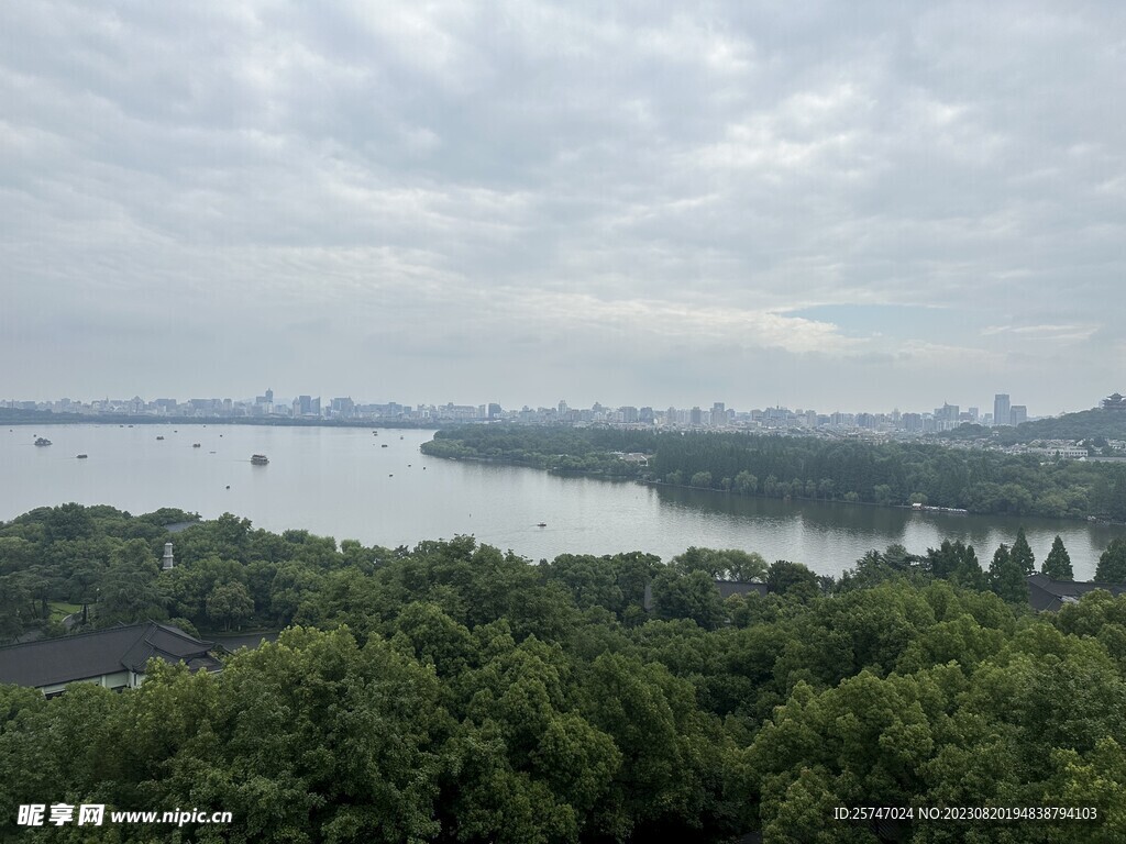 远眺西湖风景