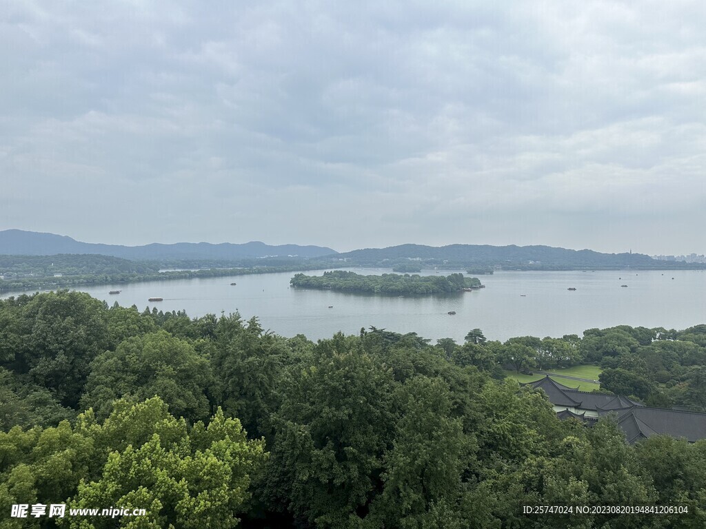 远眺西湖风景