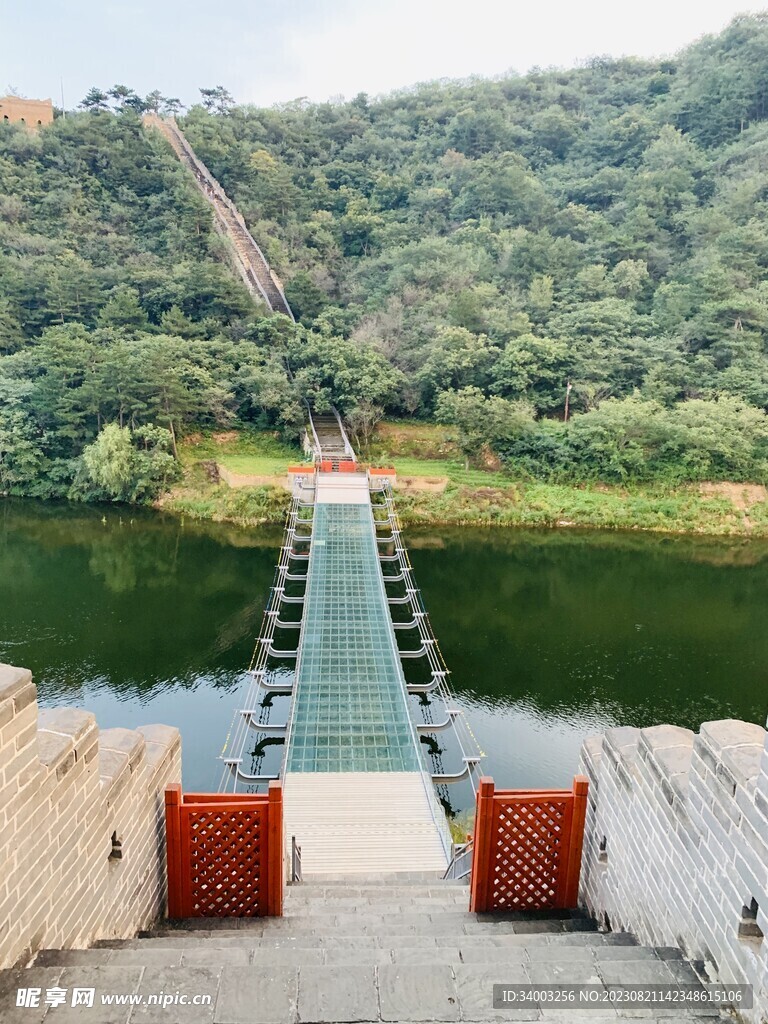湖中小桥