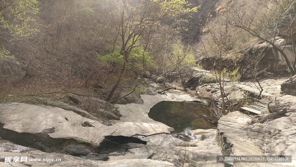 双龙峡山谷溪流