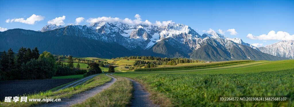 全景雪山