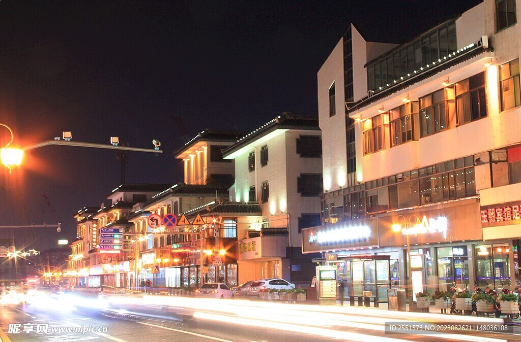 昆山亭林路夜景摄影图