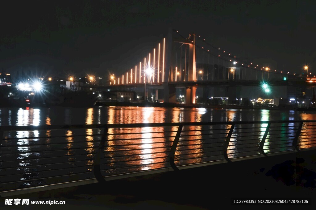 夜晚的桥梁