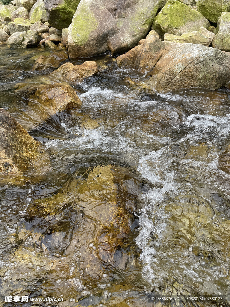 小溪流水素材