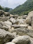 山谷干枯的河床