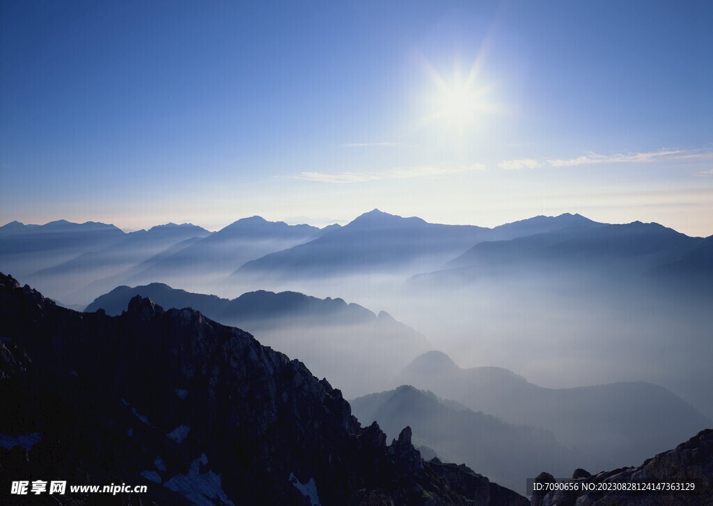 连绵的山峰  