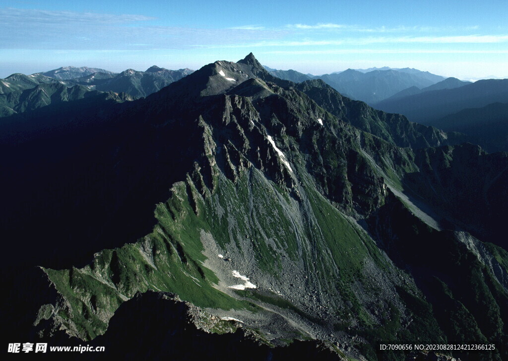 连绵的山峰  