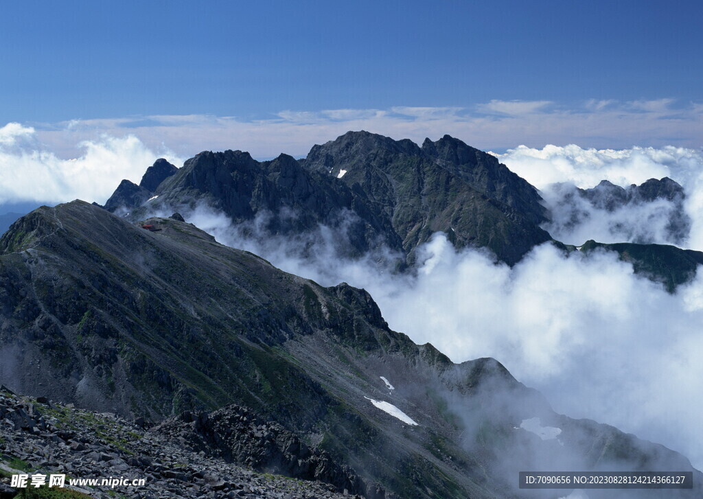 连绵的山峰  