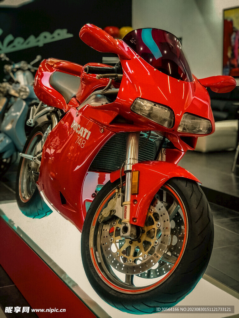 摩托车