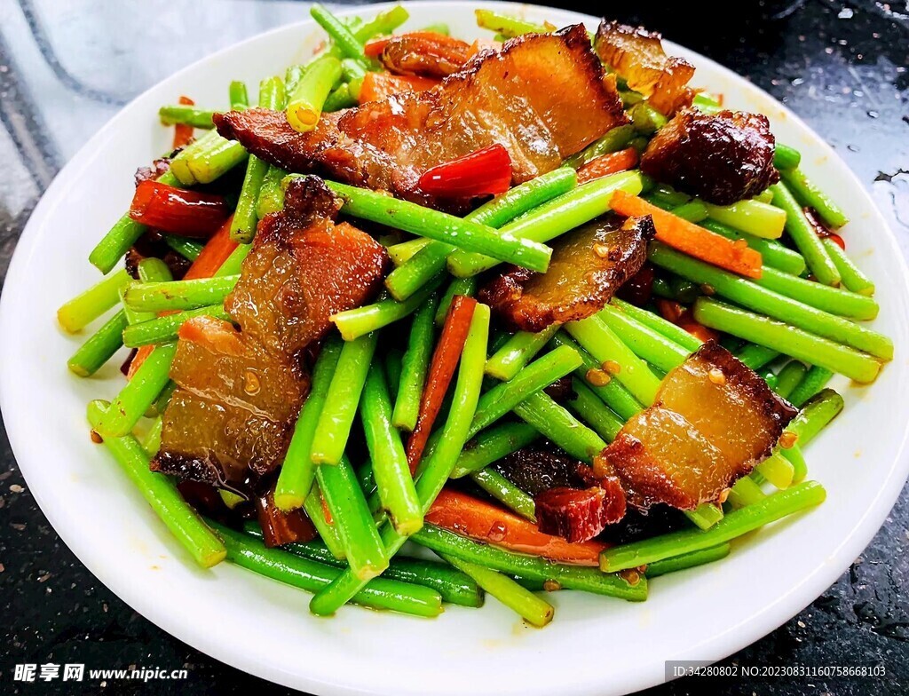 蒜台炒肥肉