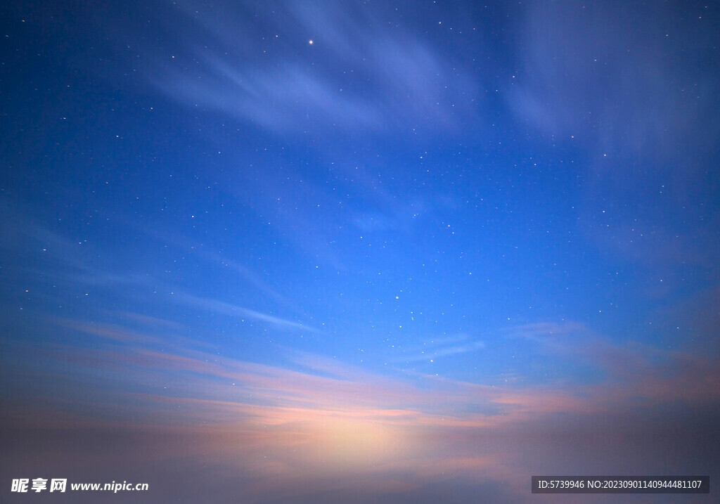 蓝色天空繁星漫天