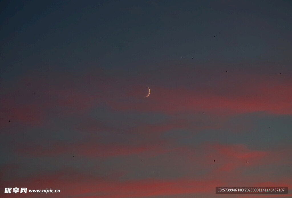 夜色月牙星空