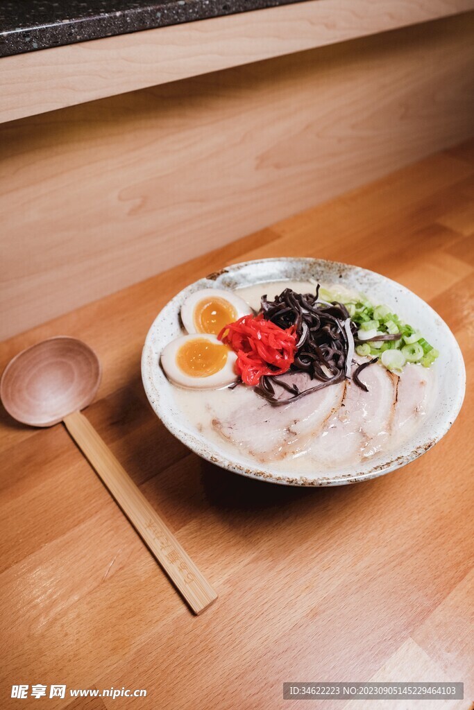 鸡蛋牛肉面 