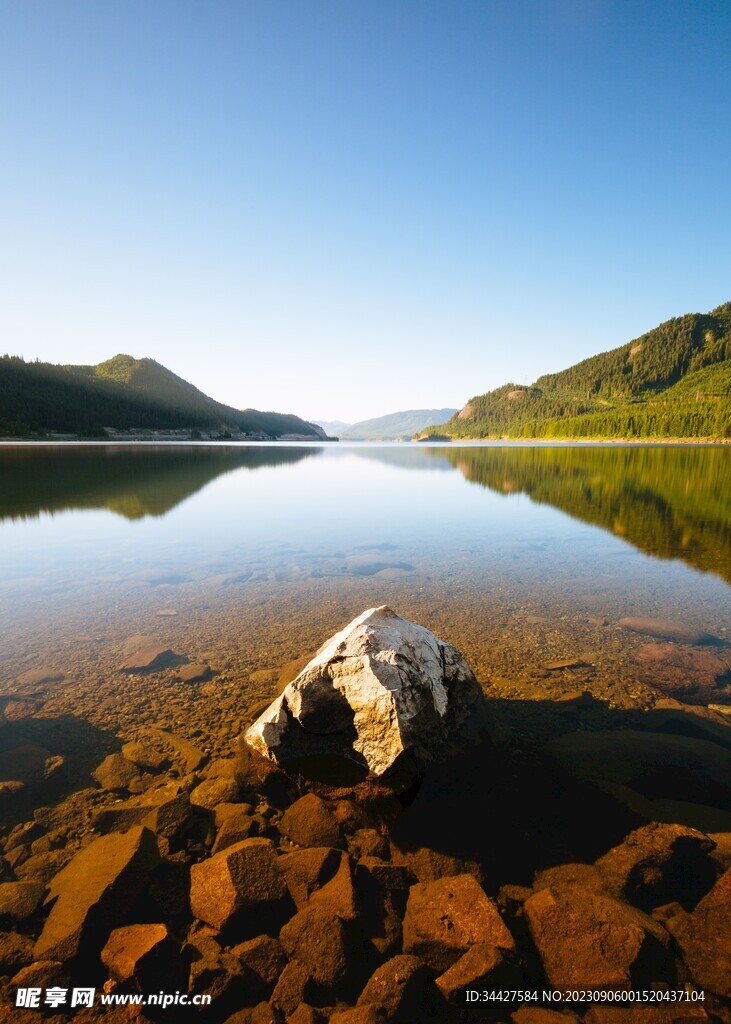 山水湖景