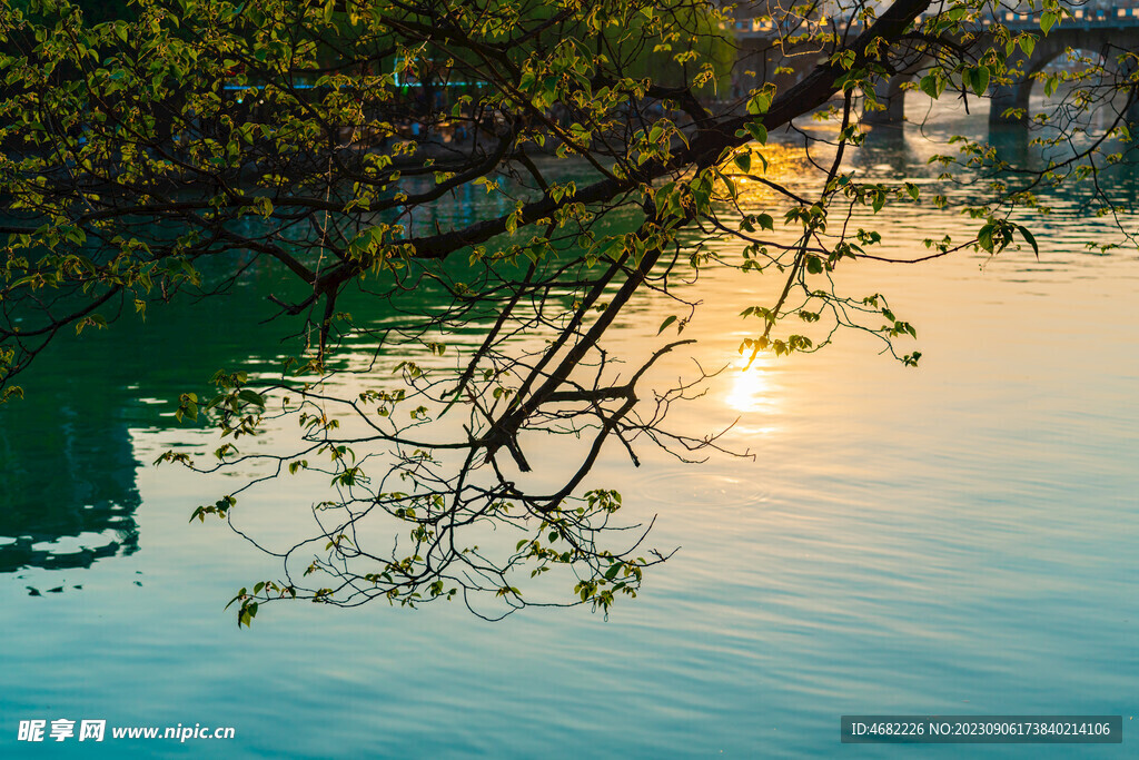 贵州镇远古镇舞阳河夕阳