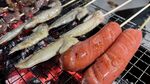烧烤架上的食物