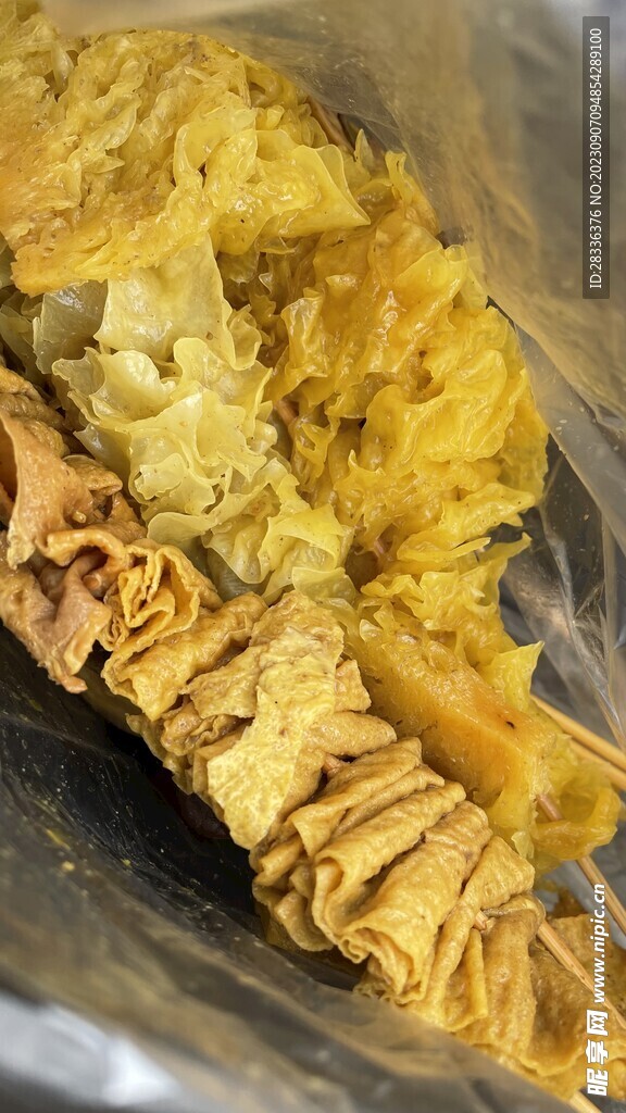 夜市摊卤味盐焗小吃