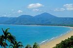 沿海沙滩海景
