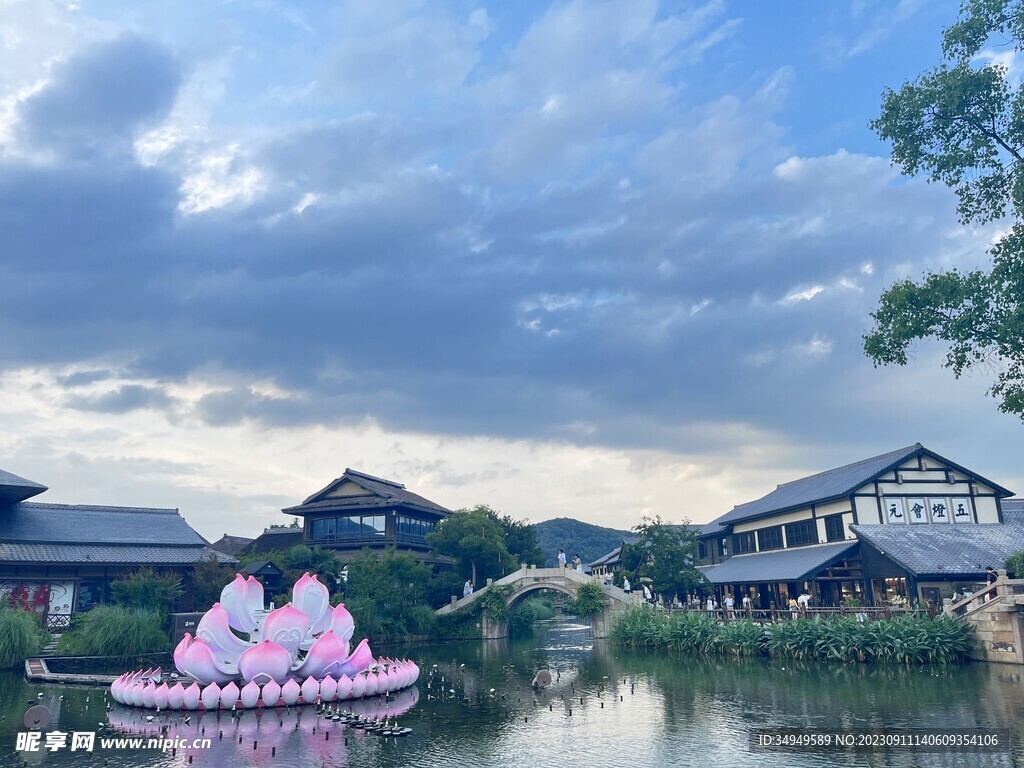 江南可采莲