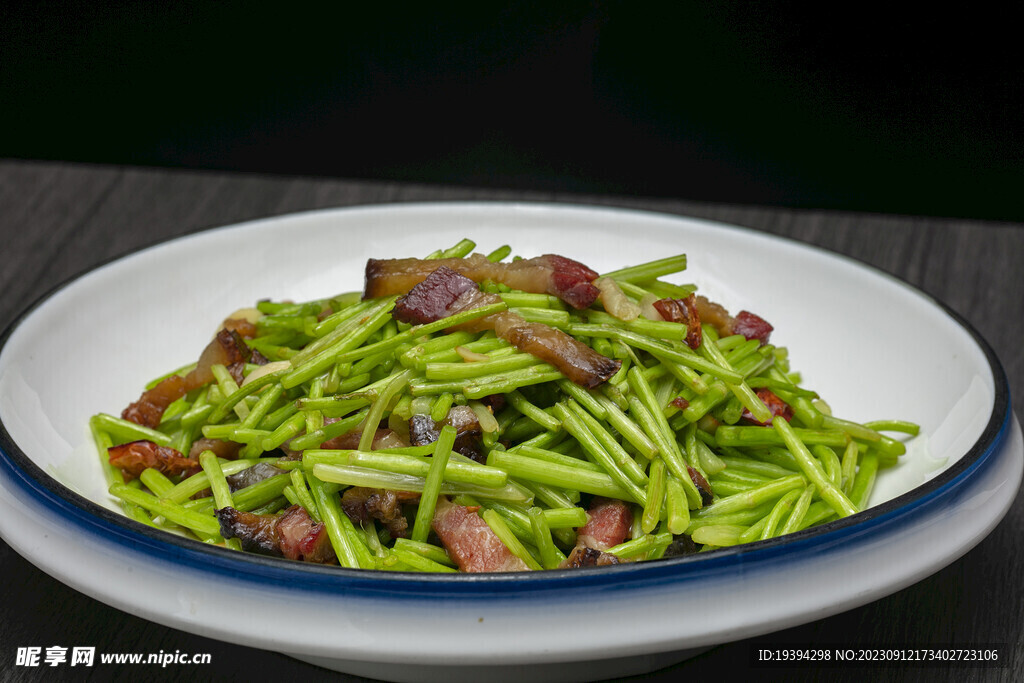 蒜苔炒腊肉