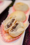 鲜花饼特写素材
