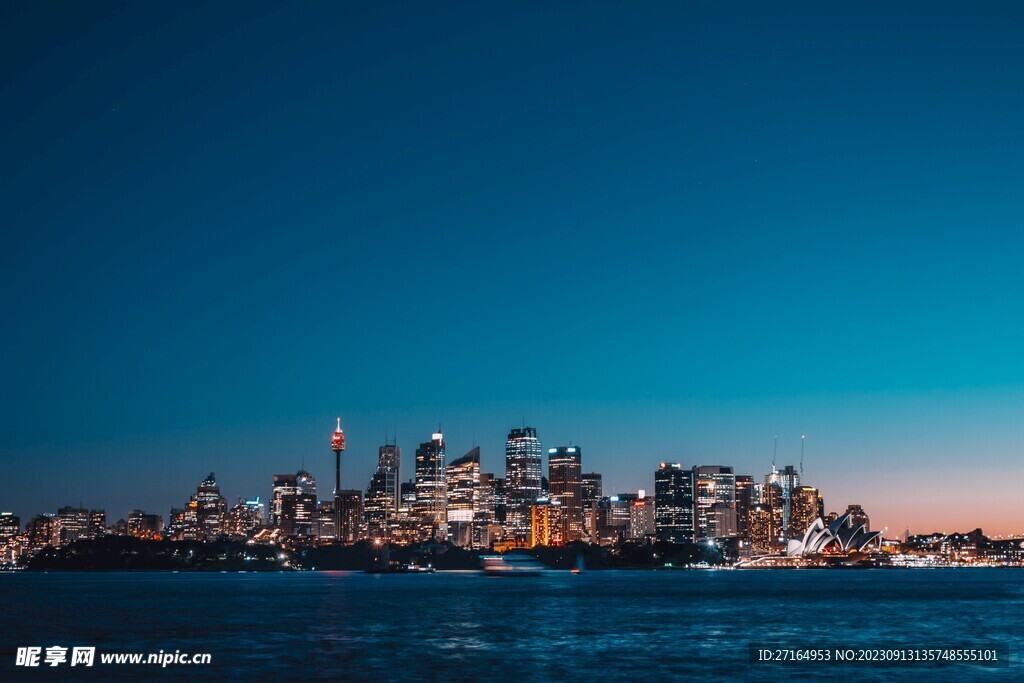 海边城市夜景