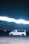 星空下的车