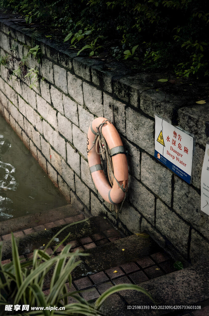 跳水游泳处