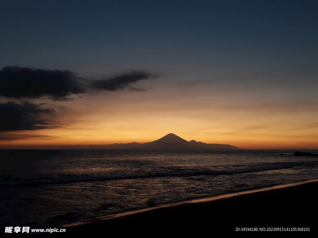 日落海火山