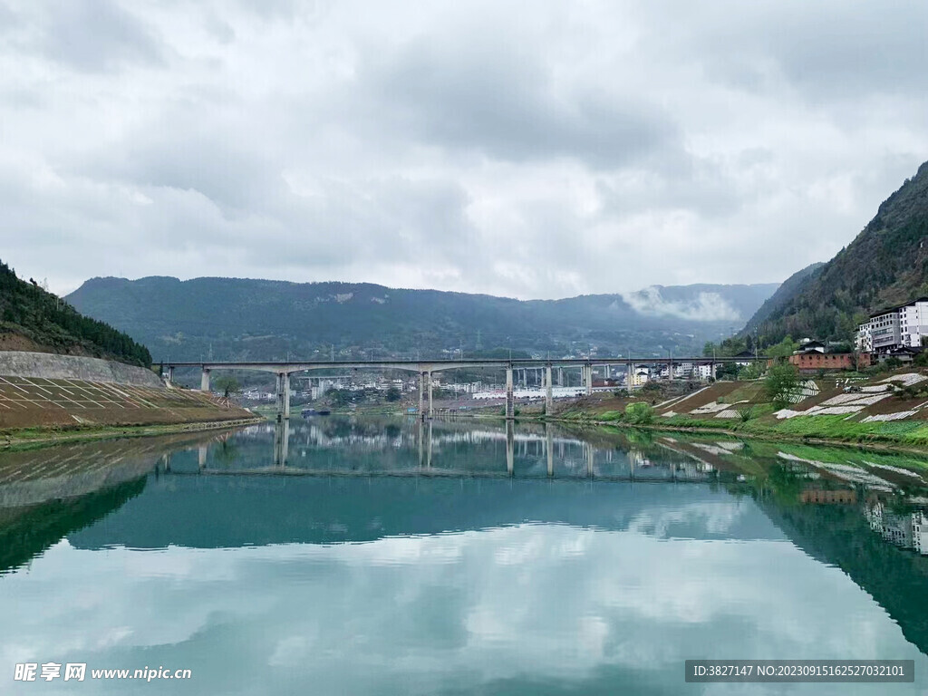 重庆乌江画廊游船风景