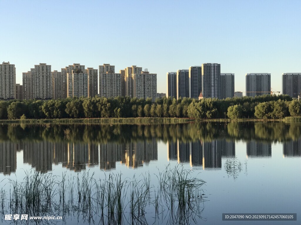 沈阳沈北新区蒲河廊道水中倒影