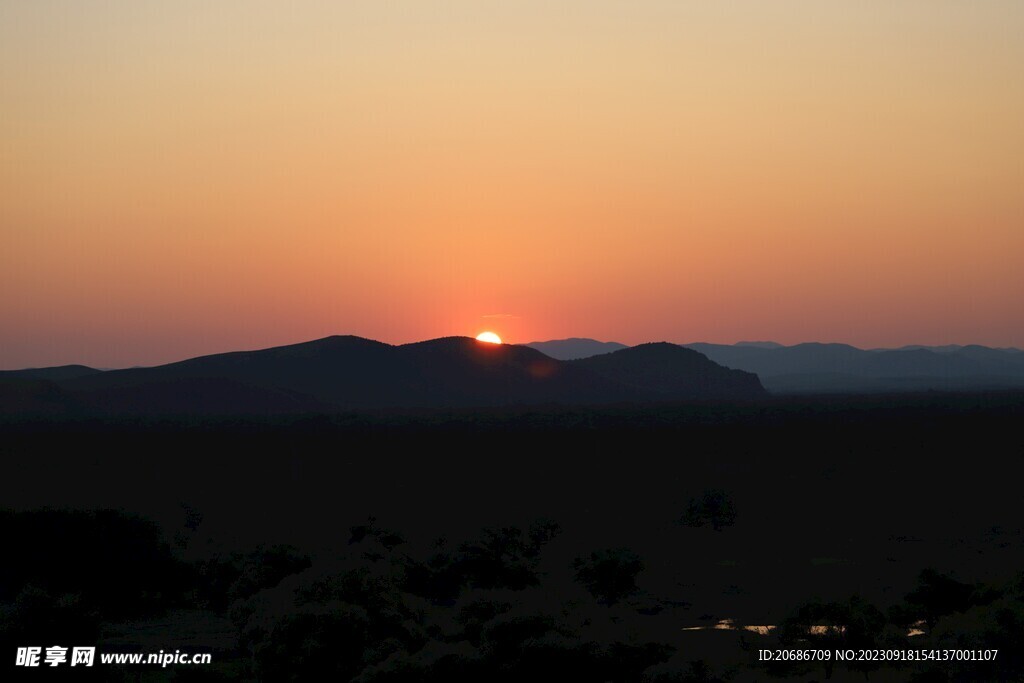 夕阳下山