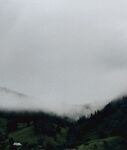 云海和山林