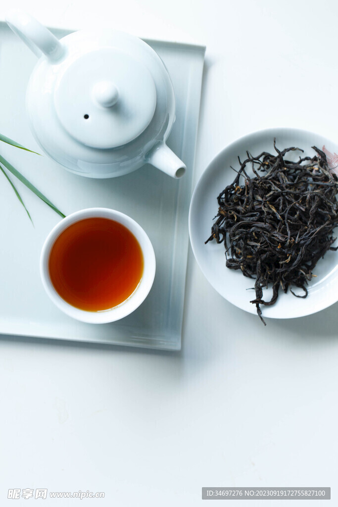 竖图 红茶 茶具