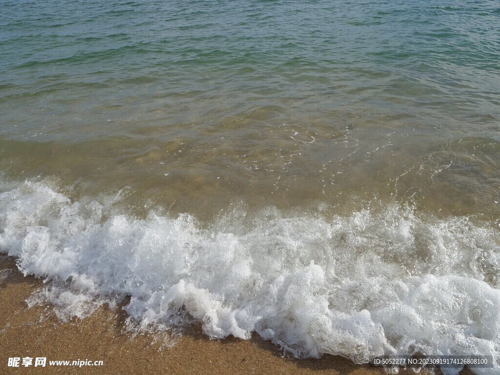 海边沙滩海浪