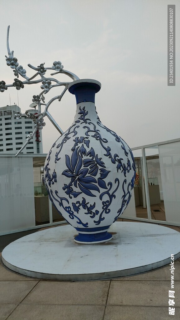 中华世纪坛青花瓷室外展品