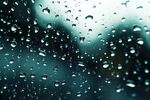 下雨天玻璃