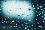 下雨天玻璃