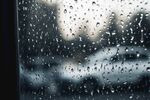 下雨天玻璃