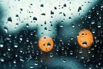 下雨天玻璃