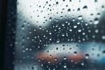 下雨天玻璃