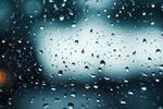 下雨天玻璃