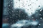 下雨天玻璃