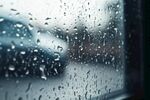 下雨天玻璃