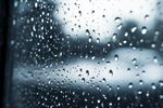 下雨天玻璃