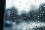 下雨天玻璃
